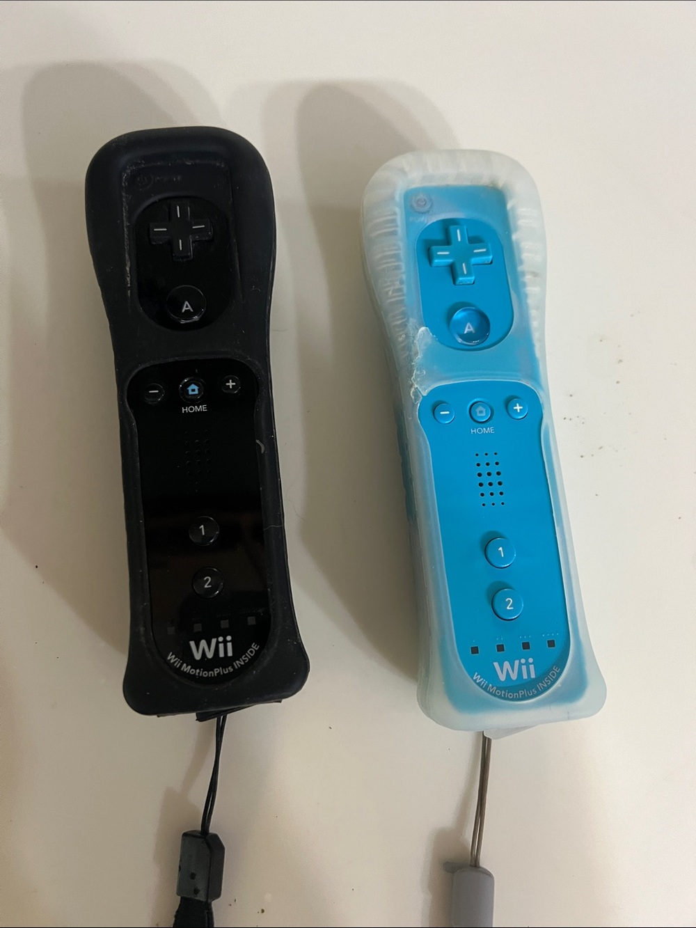 Nintendo Wii Remote & Nunchuk Pair - Black and Blue